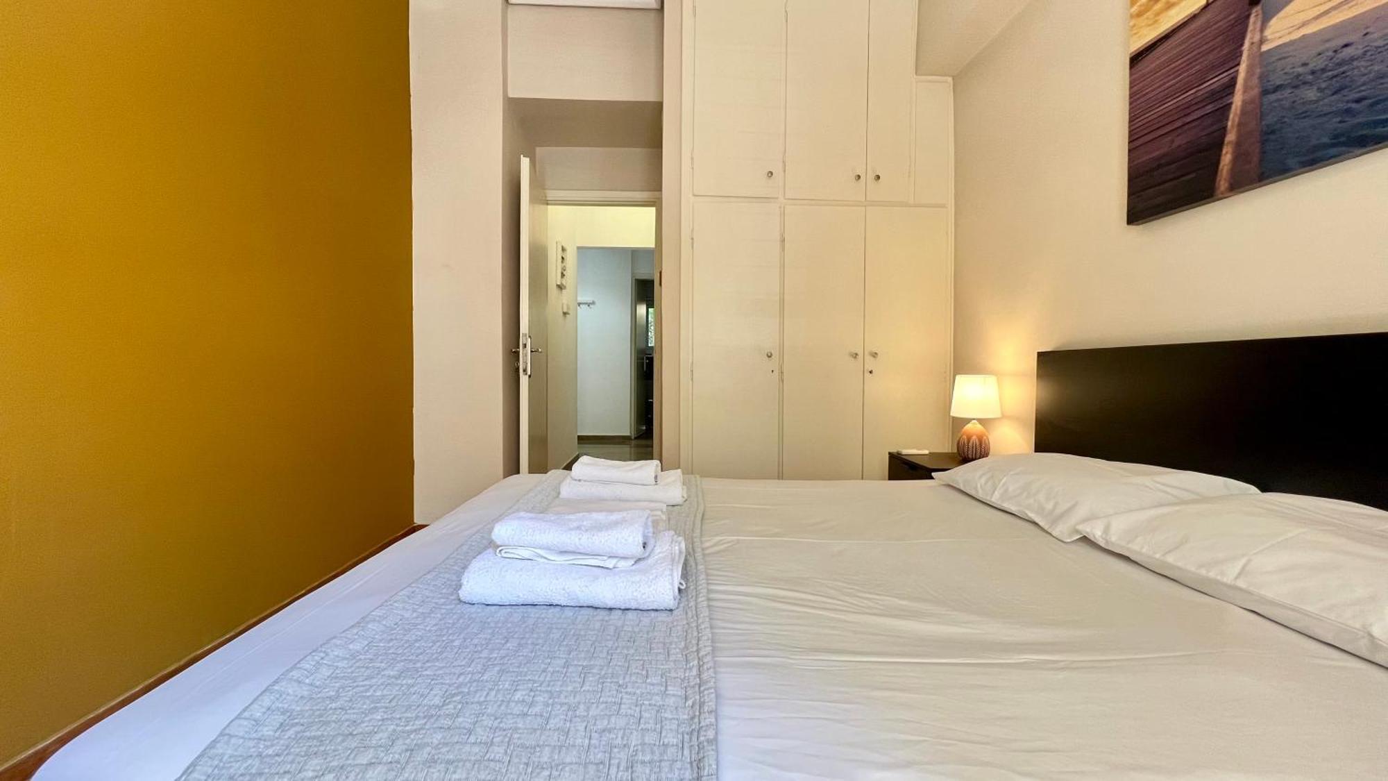 Modern & Cozy 51Sqm Apt In Thisseio Атина Екстериор снимка